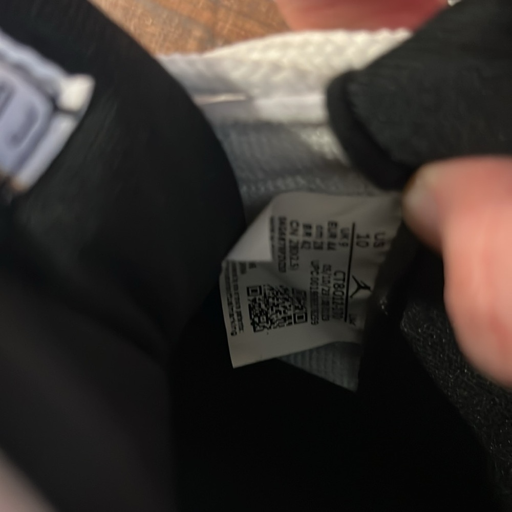 Air Jordan 11 Retro ‘Gratitude/Defining Moments’ - Picture 5 of 6